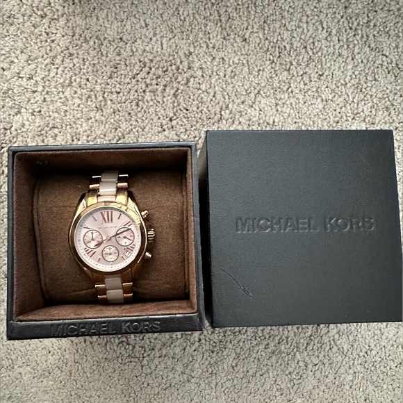 Michael Kors Bradshaw Mini in Rose Gold - Picture 1 of 1